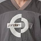 Sudadera sin cierre Jordan Brooklyn de manga larga de tejido Woven con gráfico para mujer