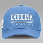 Gorra universitaria marca Jordan Dri-FIT ajustable para hombre North Carolina Sideline Practice Rise