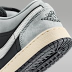 Air Jordan 1 Low SE Older Kids' Shoes