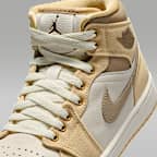 Γυναικεία παπούτσια Air Jordan 1 Mid SE