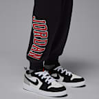 Σετ με μακρυμάνικο ζέρσεϊ T-Shirt και παντελόνι 23 Jordan για μικρά παιδιά