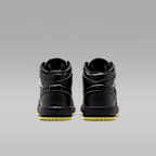 Tenis para niños grandes Air Jordan 1 Mid SE