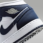 Air Jordan 1 Mid Older Kids' Shoes