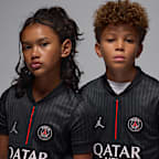 Paris Saint-Germain 2025/26 Stadium Fourth Jordan Replika-Fußballtrikot mit Dri-FIT-Technologie (ältere Kinder)