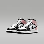 Air Jordan 1 Mid Older Kids' Shoes