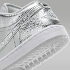 รองเท้าผู้หญิง Air Jordan 1 Low SE