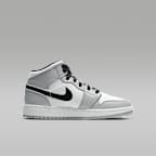 Jordan 1 Mid Older Kids' Shoes