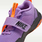 รองเท้าเด็กเล็ก Nike Team Hustle D 12