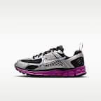 Tenis para niños grandes Nike Vomero 5