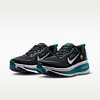 Tenis de correr en pavimento de la NFL para hombre Nike Vomero 18 (Jacksonville Jaguars)