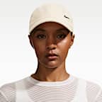 Casquette sans structure avec Swoosh métallique Nike Dri-FIT Club