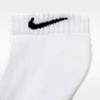 ナイキ エブリデイ クッションド トレーニング LOW ソックス (3足)