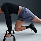 Shorts 2 en 1 Dri-FIT de tiro alto de 8 cm para mujer Nike One