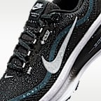 Nike Vomero 18 GORE-TEX Women's Waterproof Road Running Shoes With Reflective Design Accents