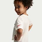 Playera de corte cuadrado infantil Nike Cherry