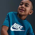 Playera para niños talla grande Nike Sportswear