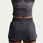 Nike One Dri-FIT 2-in-1 damesshorts met halfhoge taille (8 cm)