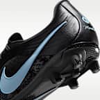 Tacos de fútbol de corte low para terreno duro Nike Tiempo Maestro Academy