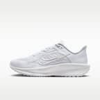 Tenis de correr en pavimento para hombre Nike Quest 6