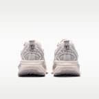 Nike Vomero 18 SE Women's Road-Running Shoes