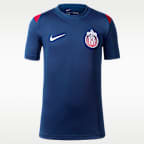 Playera de futbol de manga corta Nike de tejido Knit Dri-FIT para niños talla grande C.D. Guadalajara Academy Pro
