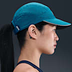 Gorra con diseño reflectante sin estructura Nike Fly Dri-FIT ADV
