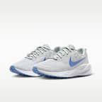 Nike Revolution 7 Tenis de correr en pavimento para mujer