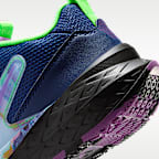 Tenis de básquetbol para niños grandes Nike Team Hustle D 12