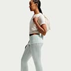 Damskie przylegające spodnie prążkowane ze średnim stanem Nike Sportswear Chill Knit