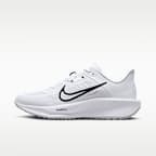 Γυναικεία παπούτσια για τρέξιμο σε δρόμο Nike Quest 6