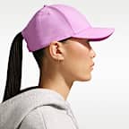 Gorra con logotipo de metal y estructura Nike Dri-FIT Club