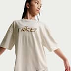 เสื้อยืดขนาดโอเวอร์ไซส์เด็กโต Nike Sportswear (หญิง)