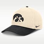 Gorra universitaria Nike ajustable y con estructura A-Frame para hombre Iowa Campus Prep Rise