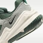 ナイキ テック ヘラ ウィメンズシューズ