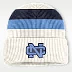 Gorro con dobladillo universitario Nike para hombre North Carolina