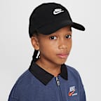 Gorra Futura con visera curva para niños talla pequeña Nike