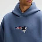 Sudadera con gorro sin cierre Nike de la NFL para hombre New England Patriots Rivalries Collection Oversized Tech Fleece