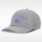 Gorra universitaria ajustable marca Jordan para hombre North Carolina Rise Rope