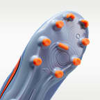 Tacos de fútbol de corte low para terrenos múltiples para niños de preescolar y grandes Nike Jr. Tiempo Legend 10 Academy