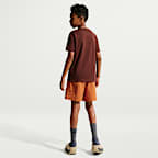 Playera Dri-FIT Topography para niños talla grande Nike ACG