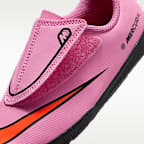 Tacos de fútbol IC de corte low para niños de preescolar Nike Jr. Mercurial Vapor 16 Club