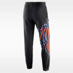 Pants de básquetbol de tejido Fleece para hombre New York Knicks Standard Issue