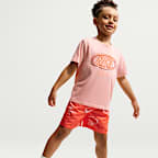 Conjunto de dos piezas de playera Floatie y shorts para niños talla pequeña Nike Sportswear Club