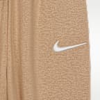 Nike Essentials zweiteiliges Fleece-Set mit Rundhalsshirt (Babys)
