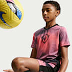 Nike Academy+ Dri-FIT Kurzarm-Fußballoberteil (ältere Kinder)