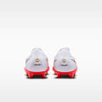 Tacos de fútbol de corte low para pasto artificial Nike Tiempo Maestro Academy