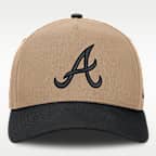 Gorra de rejilla Nike de la MLB ajustable y con estructura A-Frame para hombre Atlanta Braves Rise