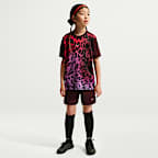 Playera de fútbol de manga corta Dri-FIT Nike United Academy para niña talla grande