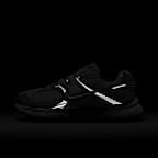 Γυναικεία παπούτσια Nike V5 RNR με ανακλαστικές λεπτομέρειες