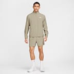 Shorts versátiles Dri-FIT de 13 cm sin forro para hombre Nike Form